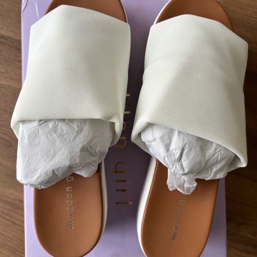 Madden Girl Shelbie Sandals in White - Picture 4 of 4